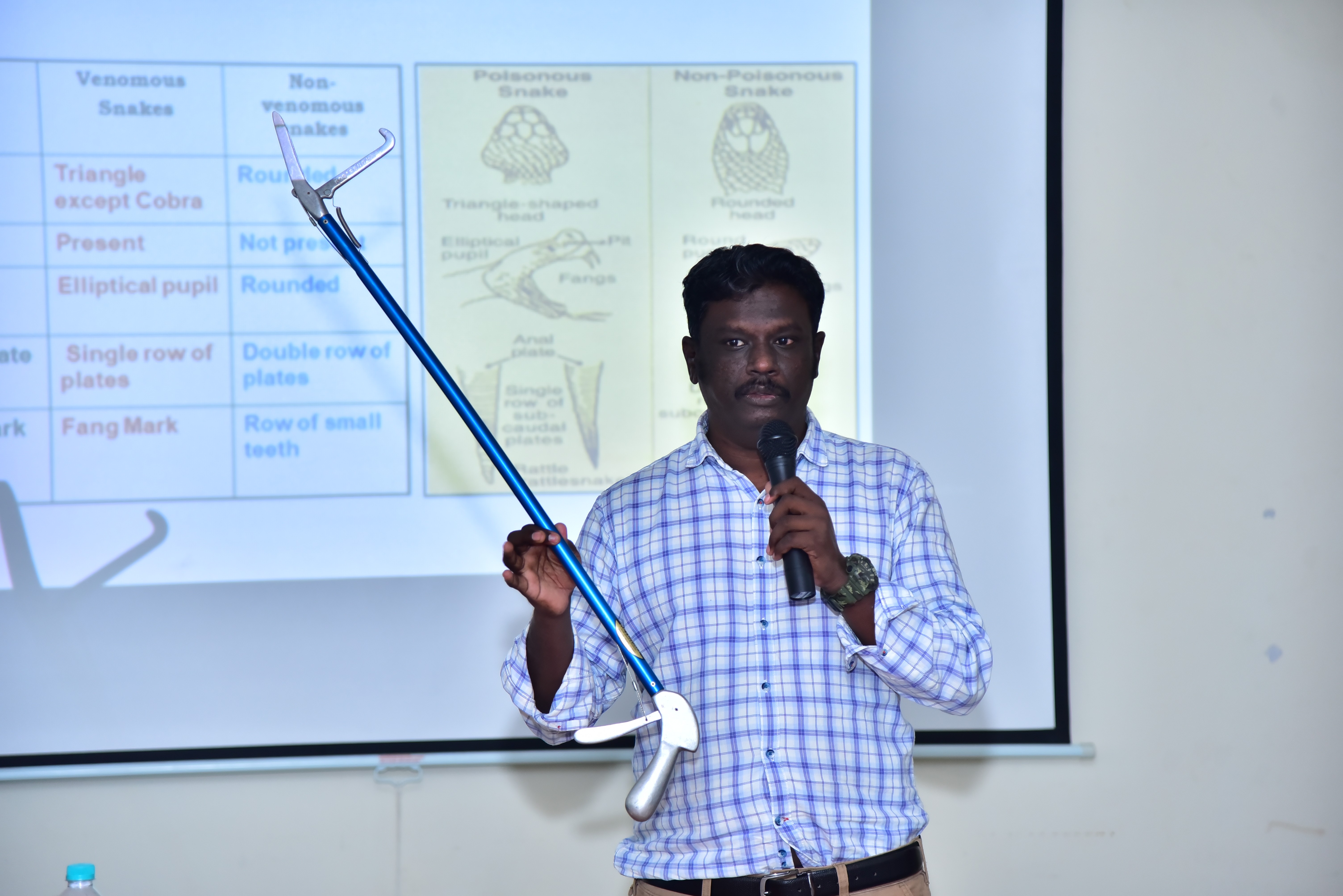 Dr A. Prakash M.V.Sc, Hosur Forest Division addressing the participants